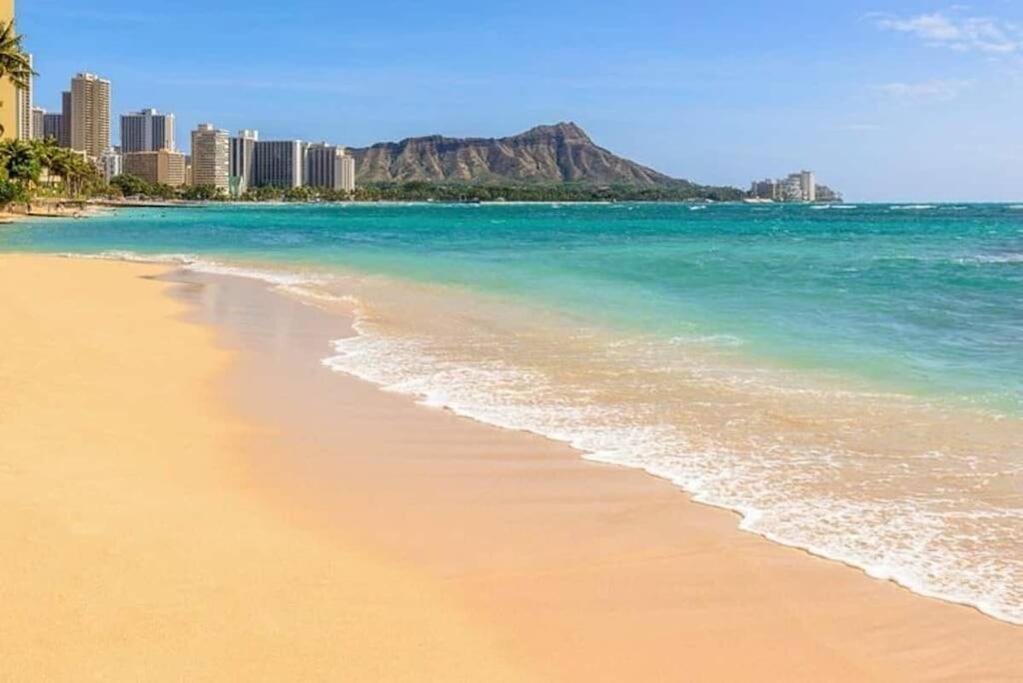 Brooks Vacations 4 Star Wyndham 1803 Waikiki *